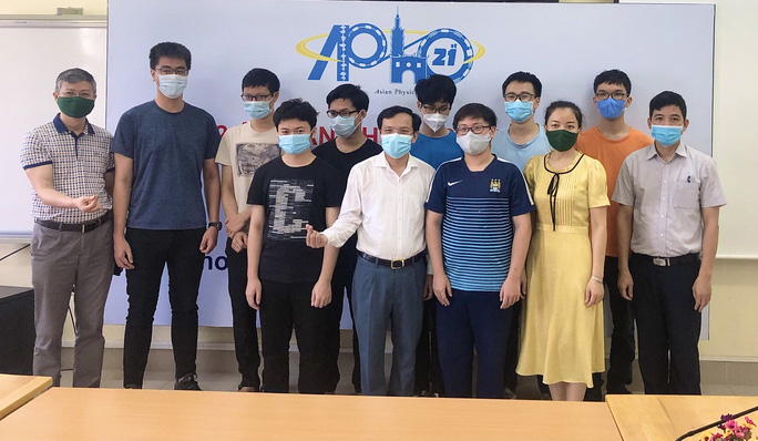 Bac Ninh student joining Asian Physics Olympiad honoured